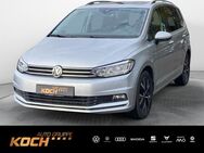 VW Touran, 2.0 TDI Highline, Jahr 2020 - Gaildorf