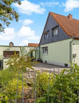 Wohnen am Stadtrand- Doppelhaushälfte mit tollem Grundstück auf dem Dautzsch - Halle (Saale)