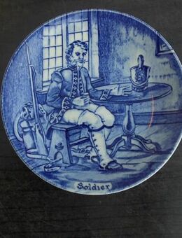 Keramik Teller Soldier Enoch Wedgwood England Deko 10 cm blau 2,- - Flensburg