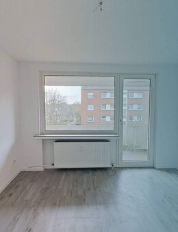 Helle 3-Zimmer-Wohnung mit BALKON in Barenburg - Emden