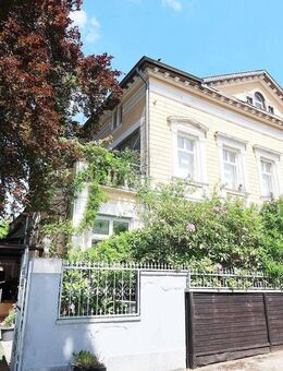 VIERSEN-Dülken: Repräsentative Stadtvilla mit großem Grundstück - Viersen