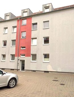 Schöne, 2013 komplett kernsanierte Wohnung im Hochparterre mit kleinem Garten in Augsburg-Lechhausen - Augsburg