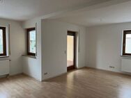 2 Zimmerwohnung im Erdgeschoß mit Gartenanteil und Garage - Glauchau