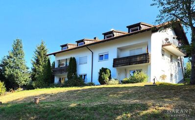 Große 2 Zimmer-Dachgeschoss-Wohnung mit Balkon