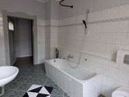 3-Raum-Wohnung mit Balkon und PKW-Stellplatz - Greiz