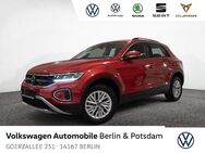 VW T-Roc, 1.5 TSI Life, Jahr 2023 - Berlin