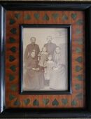 Familienfoto in Jugendstilrahmen mit Intarsien , Größe 38cm x 33cm in 02828