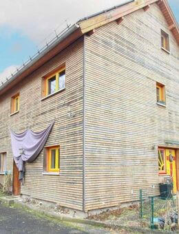 Eigenheim für Ruheliebende mit großen Garten, Terrasse und Garage in Waldrandlage - Höchheim