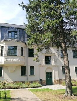 !! neuwertige 4-Zimmer-Wohnung mit Terrasse, Gartennutzung, ca. 15 m² Balkon und Car-Port !! - Chemnitz