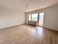 einziehen und Wohl fühlen ** 3 Zimmer mit Balkon in zentraler Lage von Duisburg - Duisburg