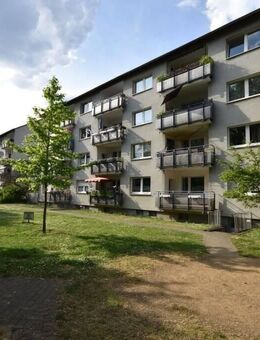 3-Zimmer-Wohnung mit Loggia in D-Holthausen,bequem im Erdgeschoss zum Selbstbezug! 'Rhein fußläufig' - Düsseldorf