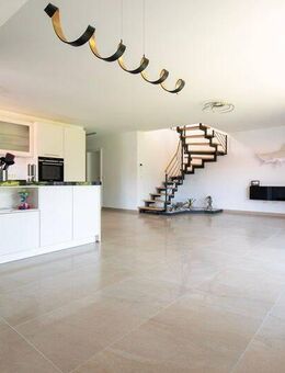 Neuwertige 4,5-ZKB-Maisonette-Wohnung in einem 3-FH-Niedrigenergiehaus in Queichhambach - Annweiler (Trifels)