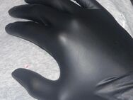 Männlich - 21 Jahre jung - bietet Latex einmal Handschuhe 🤭 - Schleswig