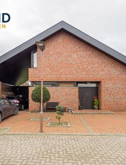 Attraktives Architektenhaus mit Terrassengarten, Galerie und Kamin in toller Lage - Saterland