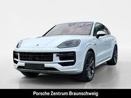 Porsche Cayenne, Turbo E-Hybrid Coupe, Jahr 2022 - Braunschweig