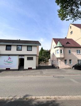 Mehrfamilienhaus mit moderner Praxis und ehemaliger Brauerei auf großzügigem Grundstück in Meeder! - Meeder