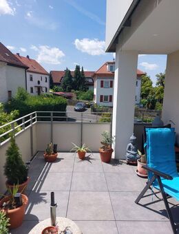 *Attraktive geräumige 3-ZKB-Wohnung mit großem Süd-Balkon mit Fahrstuhl* - Gelnhausen