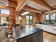 Stilvolles Blockhaus: Einfamilienhaus in idyllischer Lage von Sirchingen - Bad Urach