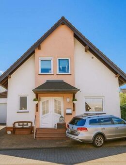 Stilvolles Einfamilienhaus mit Charme, Komfort und liebevollen Details! - Ettringen (Rheinland-Pfalz)