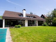 Charmante Villa in begehrter Wohngegend mit großzügiger Wohnfläche und Außenpool - Stuttgart