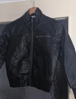 Schwarze Jacke - Ledermitat - Gr. 134 - Boys - Pirmasens