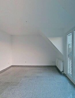 Moderne 3-Zimmer-Wohnung mit Tageslichtbad samt BADEWANNE - Solingen (Klingenstadt)