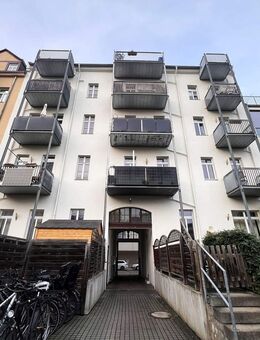 Kapitalanlage mit Perspektive - vermietete Wohnung mit Südbalkon und Stellplatz in Bestlage - Leipzig