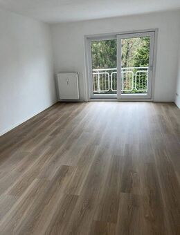 Sonnige 2 Zimmer Wohnung, Balkon und Garage, frisch renoviert,bezugsfertig,Lüd.- Musikantenviertel - Lüdenscheid
