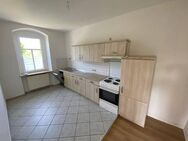 Schöne 2 Raumwohnung mit Wohnküche (EBK) und Stellplatz - Limbach-Oberfrohna