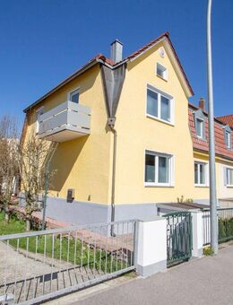 Große Doppelhaushälfte mit 4 Garagen in Landshut - Landshut