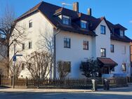 Lichtdurchflutete 3 Zimmerwohnung im 1. OG mit Balkon, Wanne und Dusche***Stellplatz - Eckental