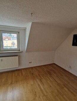 Traumhafte Galeriewohnung in Weiden Süd - 2 Zimmer + Galerieraum - Weiden (Oberpfalz)