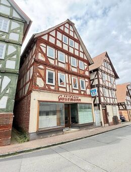 Sanierungsbedürftiges Wohn- & Geschäftshaus in Wetter (Denkmal) - Wetter (Hessen)
