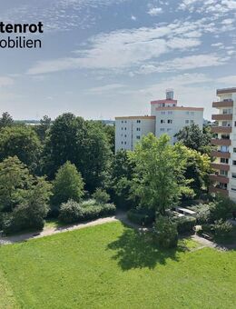 Nah am Westkreuz m. U und S-Bahn mit viel Grün. 3 Zimmer m. Potential, Balkon und Lift. Frei - München