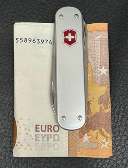 Victorinox Money Clip Taschenmesser 74mm mit Geldklammer 06540.16 - Köln