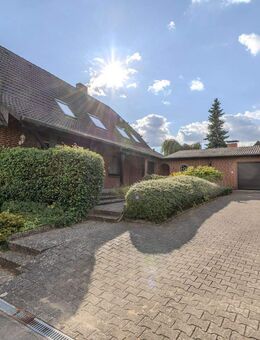 Großes Zweifamilienhaus mit Vollkeller und Doppelgarage - Winsen (Luhe)