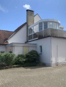 gepflegtes EFH mit EL-Whg. mit Traumgarten - Hille