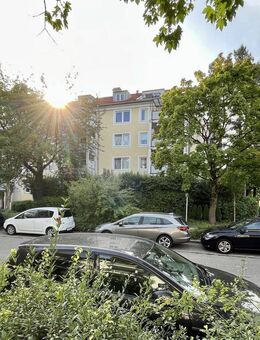 Vermietete 2-Zimmerwohnung mit Balkon und TG-Stellplatz - Unterschleißheim