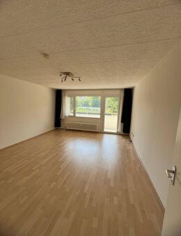 Helle 2-Zimmer-Wohnung mit Balkon & Einbauküche - ab sofort frei! - Schwäbisch Gmünd
