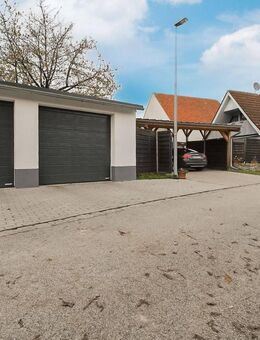 !!! Modernisiertes Einfamilienhaus mit Doppelgarage, Carport und großem Grundstück !!! - Alfeld