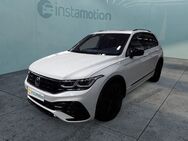 VW Tiguan, eHybrid R-Line Blackstyle 20Z, Jahr 2021 - München