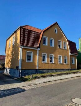 Zweifamilienhaus mit schönem Grundstück zu verkaufen - Lauchhammer