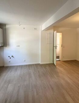 Sanierte 2-Zimmer-Wohnung mit eigenem Eingang & optionaler Garage - Recklinghausen