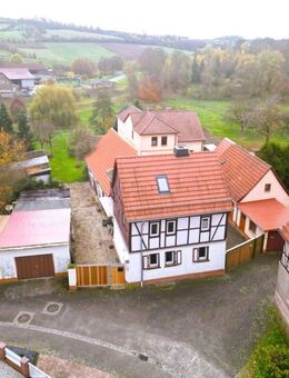 Wohnhaus in Großleinungen mit Garage & viel Nebengelass - Sangerhausen