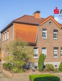 Stilvolles Einfamilienhaus mit Sonnengarten und Garage - Würselen
