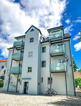 Großzügige und helle 3-Zimmer-Wohnung mit zwei Balkonen in Cham - Cham