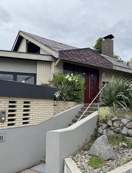 Dielheim bei Wiesloch: Pool-Villa mit unverbaubarem Blick - Dielheim