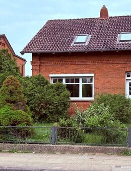 Schmuckstück im Dornröschenschlaf - sanierungsbedürftiges Reihenendhaus mit viel Charme - Geesthacht