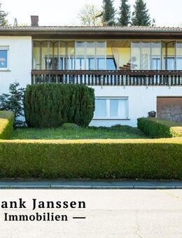 NEUER PREIS! Freistehendes Einfamilienhaus in Pelm - mit Garage, Garten, Terrasse & Burgblick - Pelm