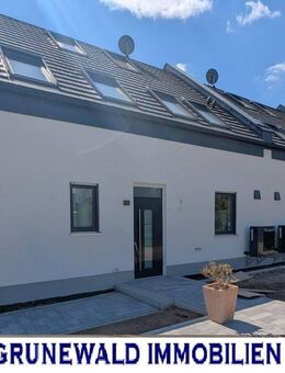 Erstbezug nach Neubau! Moderne Doppelhaushälfte mit 2 Stellplätzen. - Eisenberg (Thüringen)